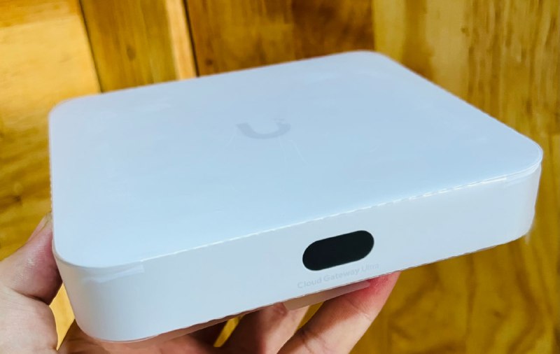 Gateway တော့ Gateway ပဲ ၊ဒါပေမယ့် အမဲရောင် Gateway က Free VPN နဲ့ ကျော်သုံး ( Free သုံး ) လို့ ရပြီးအဖြူရောင်နဲ့ Gateway ကတော့ လက်ရှိ တော်ရုံ VPN နဲ့ ကျော်သုံးလို့မရသေးပါဘူး။ အဖြူရောင်ကတော့ Ubiquiti ရဲ့ Unifi Cloud Gateway ဖြစ်ပါတယ်MikroTik တွေလည်း VPN နဲ့ကျော်သုံးဖို့မလွယ်သေးပါဘူး သို့ပေမယ့်အကုန်လုံးကတော့ Hotspot Sharing ( QR Share ) ကို လုံး၀ပိတ်လို့မရပါဘူးဗျာ။ #ruijie #ruijieVoucherManager#unifi#mikrotikGateway တော့ Gateway ပဲ ၊ဒါပေမယ့် အမဲရောင် Gateway က Free VPN နဲ့ ကျော်သုံး ( Free သုံး ) လို့ ရပြီးအဖြူရောင်နဲ့ Gateway ကတော့ လက်ရှိ တော်ရုံ VPN နဲ့ ကျော်သုံးလို့မရသေးပါဘူး။ အဖြူရောင်ကတော့ Ubiquiti ရဲ့ Unifi Cloud Gateway ဖြစ်ပါတယ်MikroTik တွေလည်း VPN နဲ့ကျော်သုံးဖို့မလွယ်သေးပါဘူး သို့ပေမယ့်အကုန်လုံးကတော့ Hotspot Sharing ( QR Share ) ကို လုံး၀ပိတ်လို့မရပါဘူးဗျာ။ #ruijie #ruijieVoucherManager#unifi#mikrotik